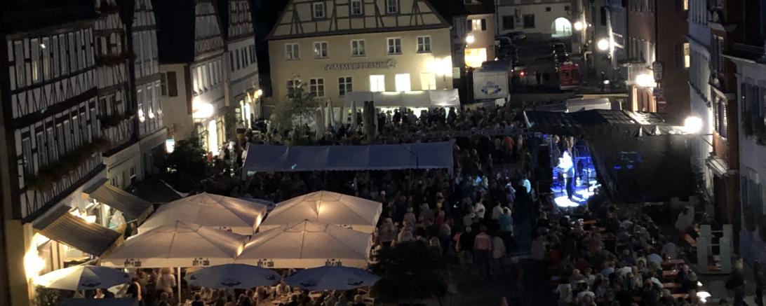 Die Freiwillige Feuerwehr Oettingen, der Lauftreff des TSV Oettingen und die Stadt Oettingen luden zu einem Tag voller Action und Unterhaltung ein.