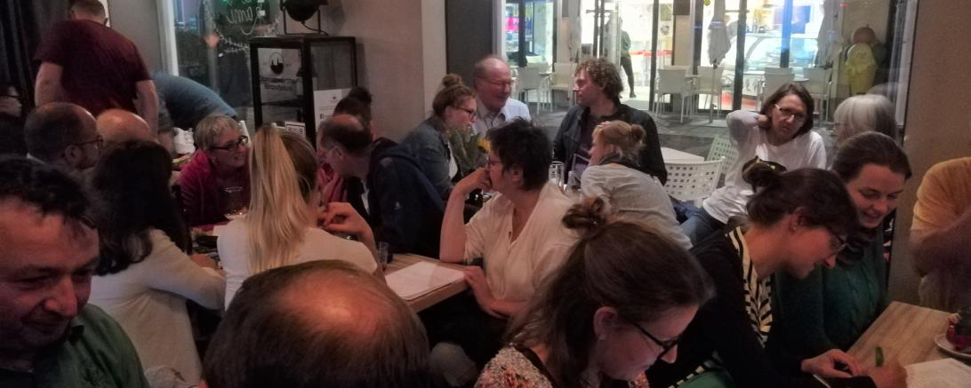 Das Bild zeigt den ersten Plastikfrei Stammtisch in Donauwörth