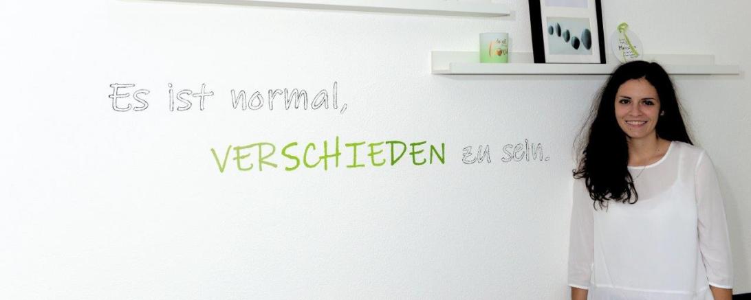 Das Bild zeigt Franziska Nisseler in einem ihrer neuen Praxisräume