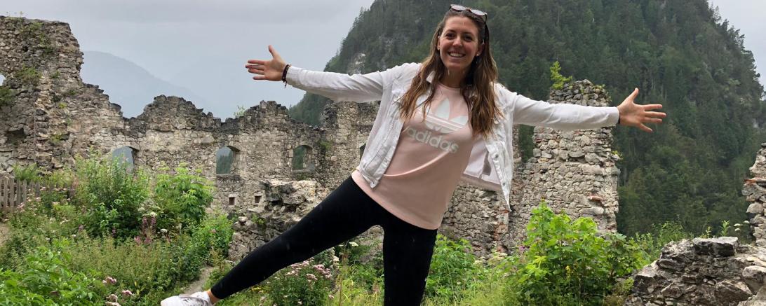 Das Bild zeigt die Basketballerin Laura Geiselsöder