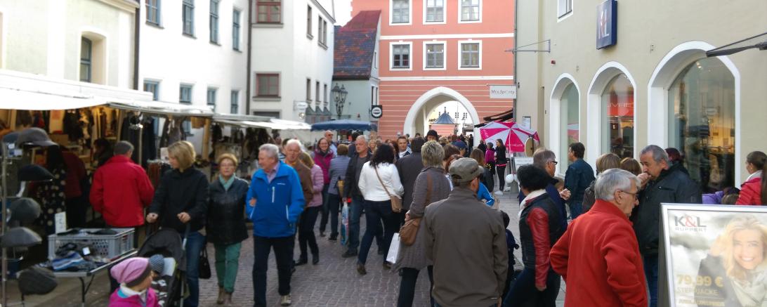 Das Bild zeigt den Donauwörther Herbst- und Regionalmarkt 