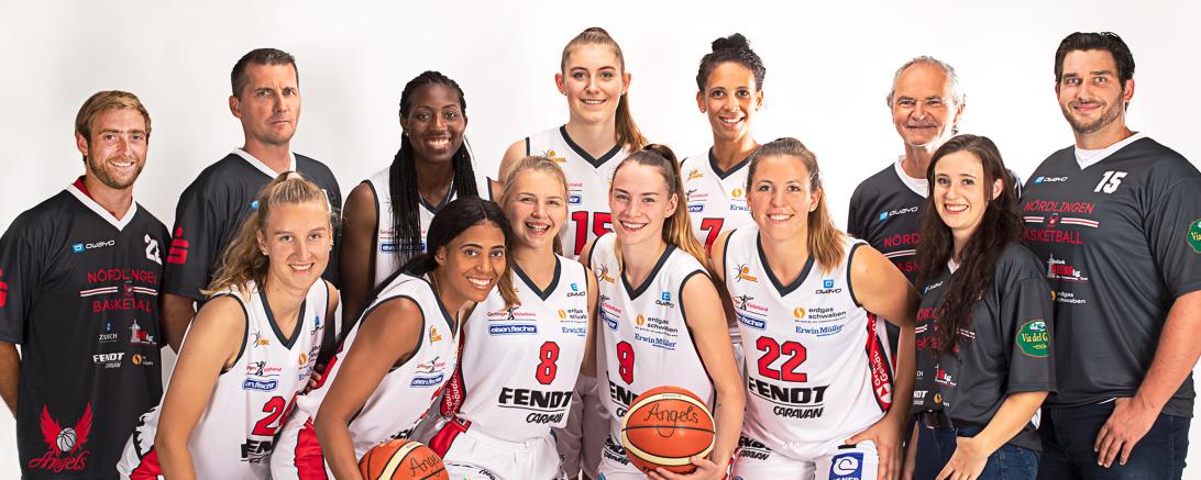 Mit einer geschlossenen Teamleistng, wie im Bild symbolisiert, könnte ein Erfolg beim Season Opening Wirklichkeit werden.