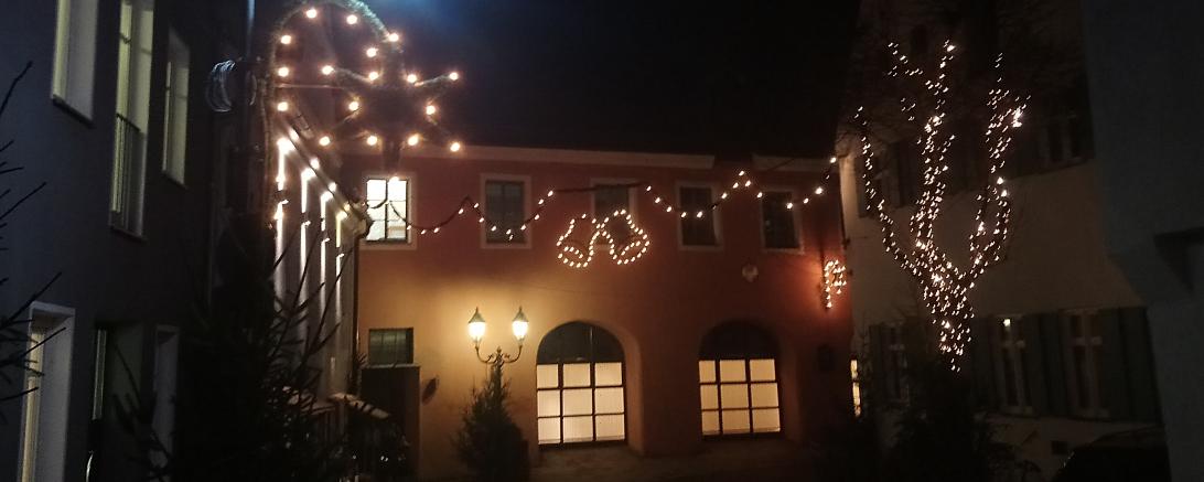 Weihnachtsbeleuchtung in der Sonnenstraße 