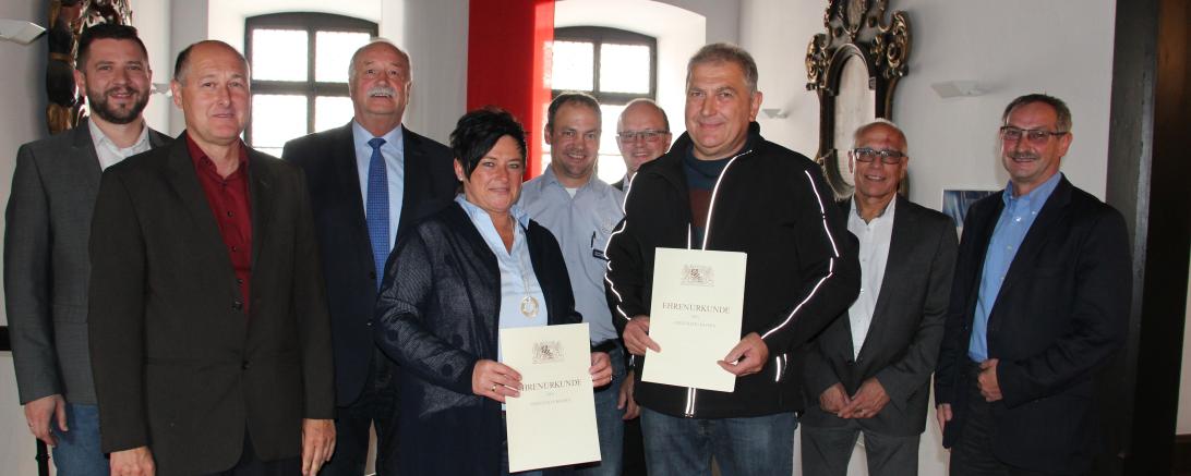 Das Bild zeigt von links: Jürgen Leberle, Armin Romano, Oberbürgermeister Hermann Faul, Bettina Bauer, Frank Schmidtkunz, Bernhard Kugler, Wolfgang Strauß, Karl-Heinz Bschorer und Martin Bickelein.