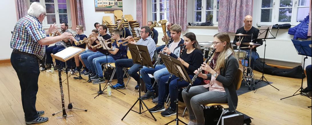 Birkhausener Dorfmusik bei einer Probe