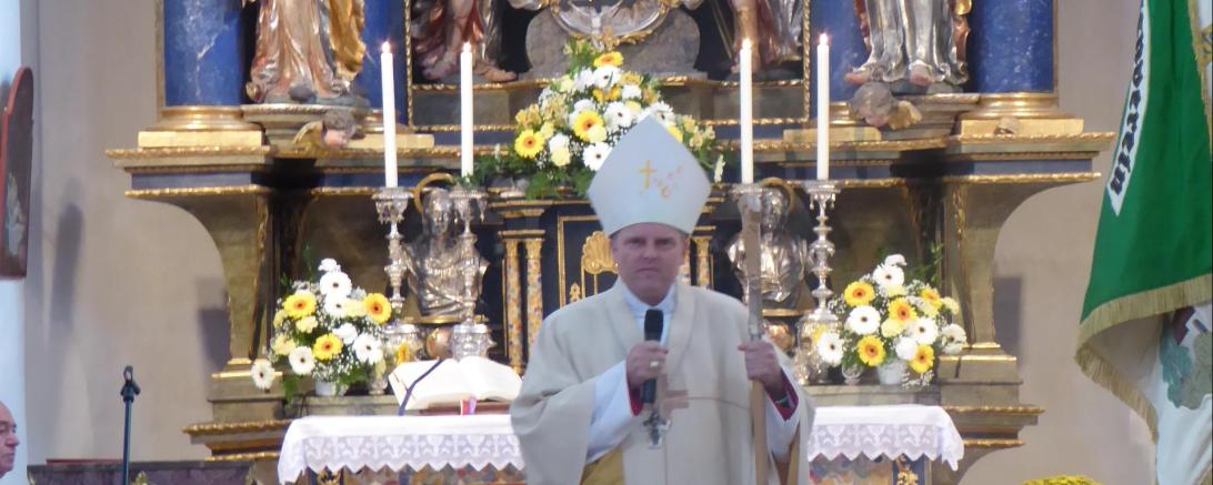 Das Bild zeigt den Weihbischof Florian Wörner in der Herrgottsruhkapelle zum 300. Weihejubiläum