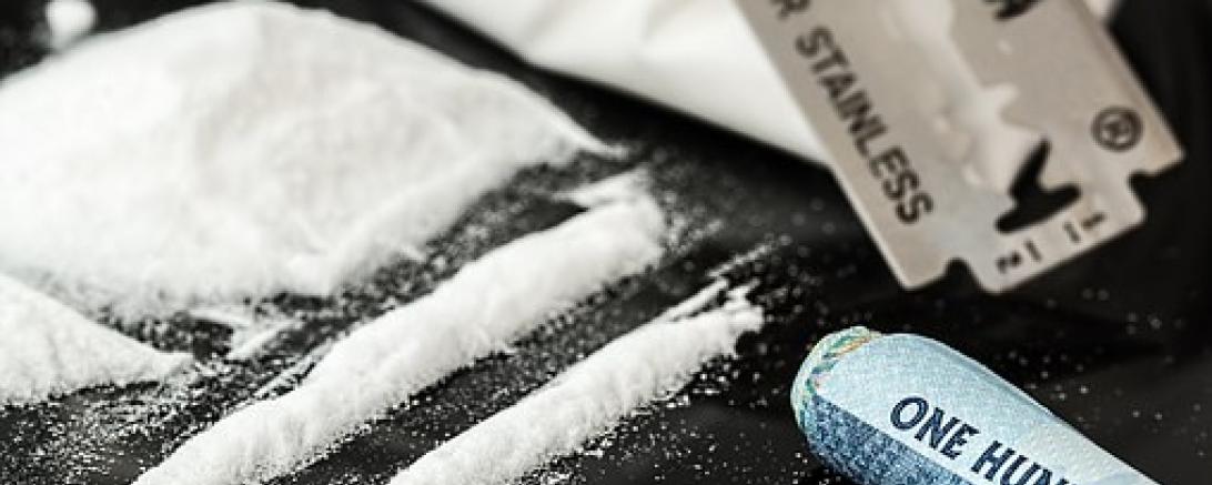 Das Bild zeigt Drogen