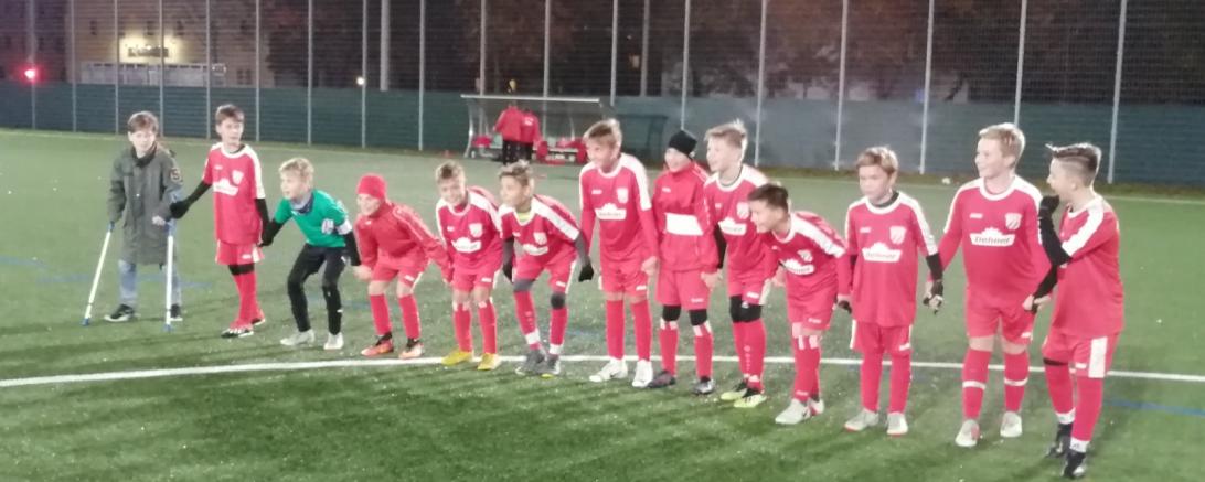 Das Bild zeigt den TSV 1896 Rain bei einem Auswärtsspiel