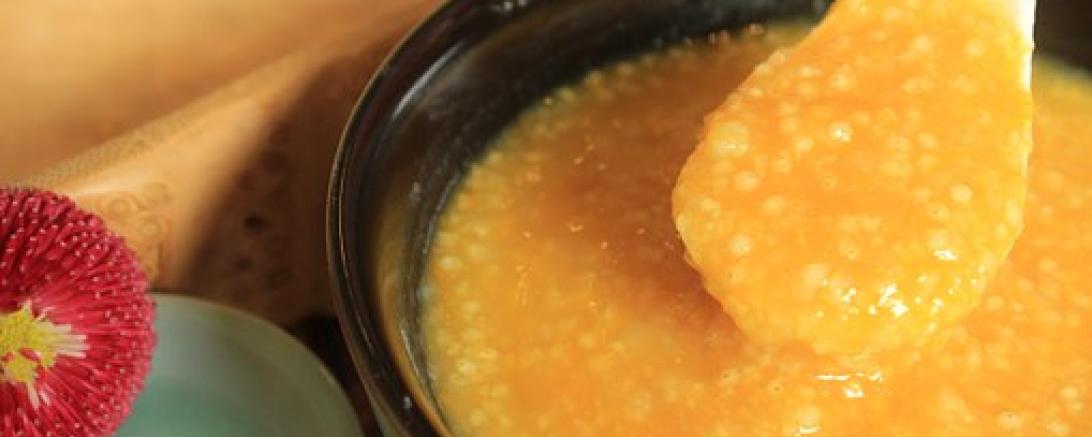 Das Bild zeigt einen Brei aus Kürbis