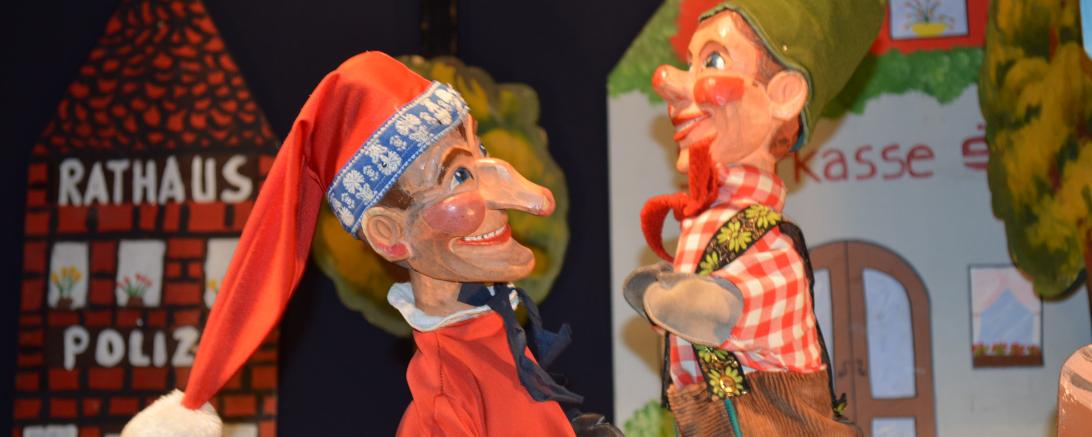 Das Bild zeigt das Figurentheater "Kasperle und die freche Maus"