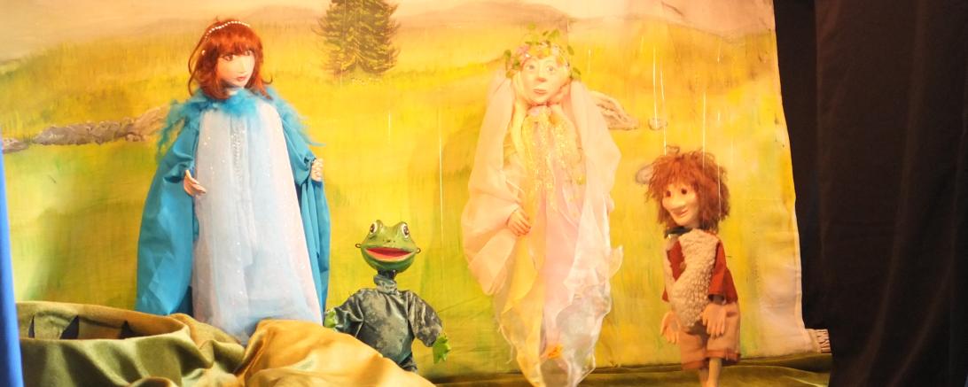 Das Bild zeigt die Uggl Bühne beim Harburger Kulturherbst