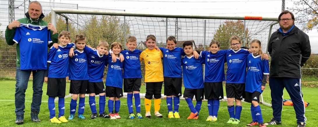 Das Bild zeigt von links: Klaus Barra von Erdgas Schwaben; 1.v.r.: Thomas Herfort