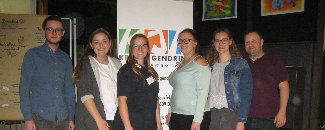 Das Bild zeigt den neuen KJR-Vorstand (v. l. n. r.): Niklas Schmidbaur, Carla Luxenhofer, Teresa Jaumann (1. Vorsitzende), Ella Stark (2. Vorsitzende), Klara Ommer, Marcus Kalusche