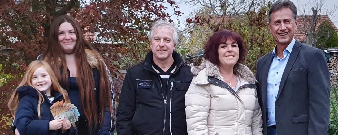 Das Bild zeigt von links: Kassandra Rasser, Sandy Rasser, Tijmen Rasser, Karola Rasser und Martin Oberman 