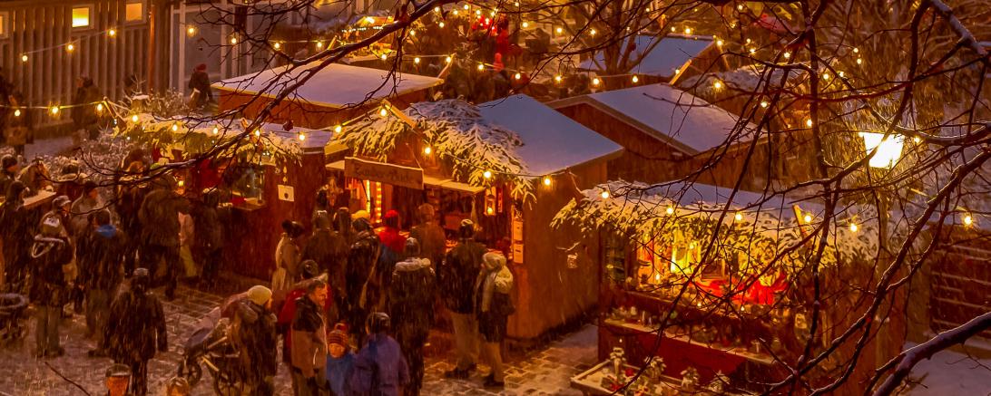 Das Bild zeigt den Oettinger Christkindlesmarkt