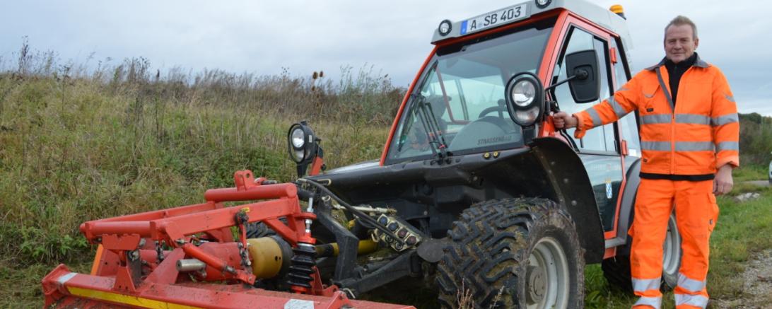 Das Bild zeigt den Straßenwärter Theo Jung