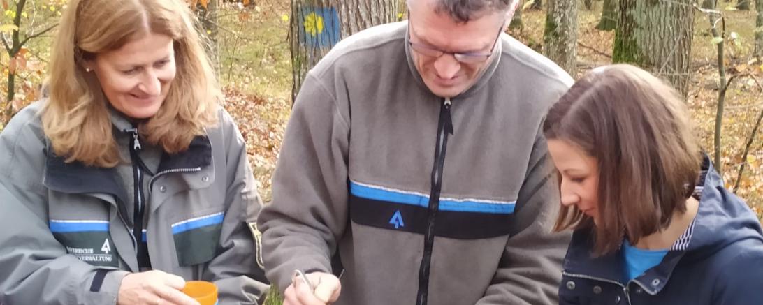Das Bild zeigt Maria und Michael Fürst und Irene Esmann (BR)