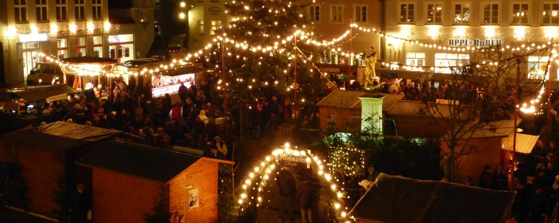 Das Bild zeigt den Wemdinger Weihnachtsmarkt
