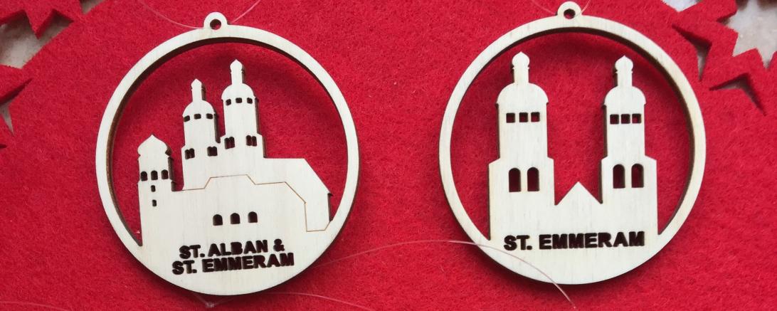 Das Bild zeigt Weihnachtsmarktanhänger der Stadt Wemding