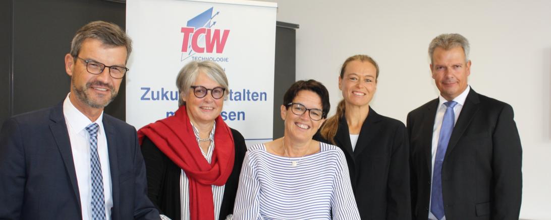 Josef Wolf (TCW), Astrid Grunert, Susanne Vierkorn (beide Stadtmarketingverein), Manuela Jenewein (TCW) und Sandro Weber (Stadtmarketingverein)