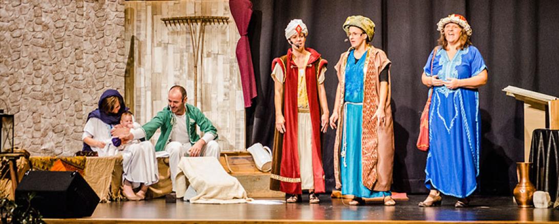 Das Bild zeigt das Theaterstück "Die Weihnachtsgeschichte".