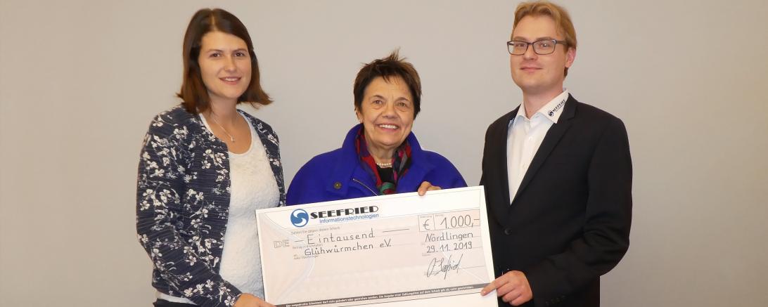 Das Bild zeigt von links: Katrin Seefried, Rosmarie Schweyer, Florian Seefried.