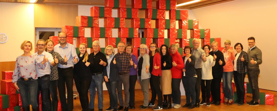 Rotary-Club mit Geschenken