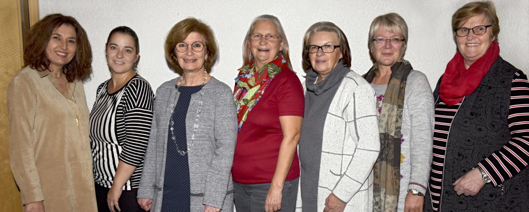 Von links: Karin Korbelka (Beisitzerin), Manuela Limbeck (stellv. Vorsitzende), Ursula Kneißl-Eder (stellv. Vorsitzende), Maja Pauer (Vorsitzende), Evelyn Peeters-Dehlau (Kassiererin), Britta Wülfing (Schriftführerin) und Lotte Hins (Beisitzerin)