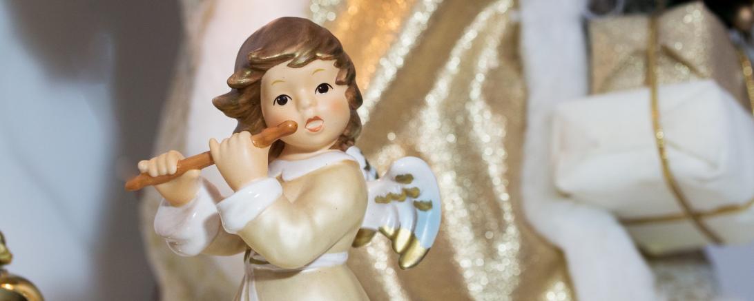 Engelsfigur mit Flöte