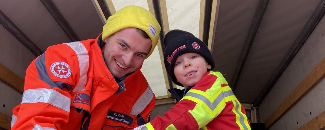 Am letzten Samstag, 07.12.2019, stand die Reichsstraße ganz im Zeichen des achtspitzigen Kreuzes der Johanniter. 