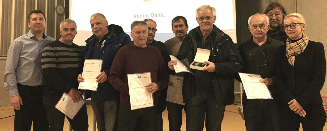Das IRU Ehrendiplom wurde an folgende Mitarbeiter verliehen: Alois Braun, Helmut Erhardt, Willi Gebhard, Manfred Greß, Werner Häfele, Werner Schmeißer, Karl Schmidt, Hans Schneid und Josef Seefried.