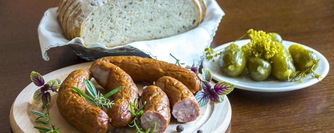 Das Bild zeigt eine Bayerische Brotzeit.