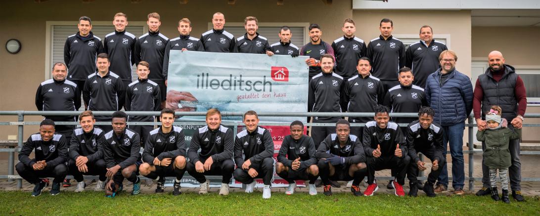 Spieler und Verantwortliche des SV Megesheim mit Sponsor Illeditsch
