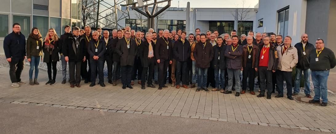 Werksführung beim größten Arbeitgeber der Region: 50 Mitglieder des Verein Deutscher Ingenieure (VDI), Bezirksgruppe Nordschwaben bei Airbus Helicopters in Donauwörth. 