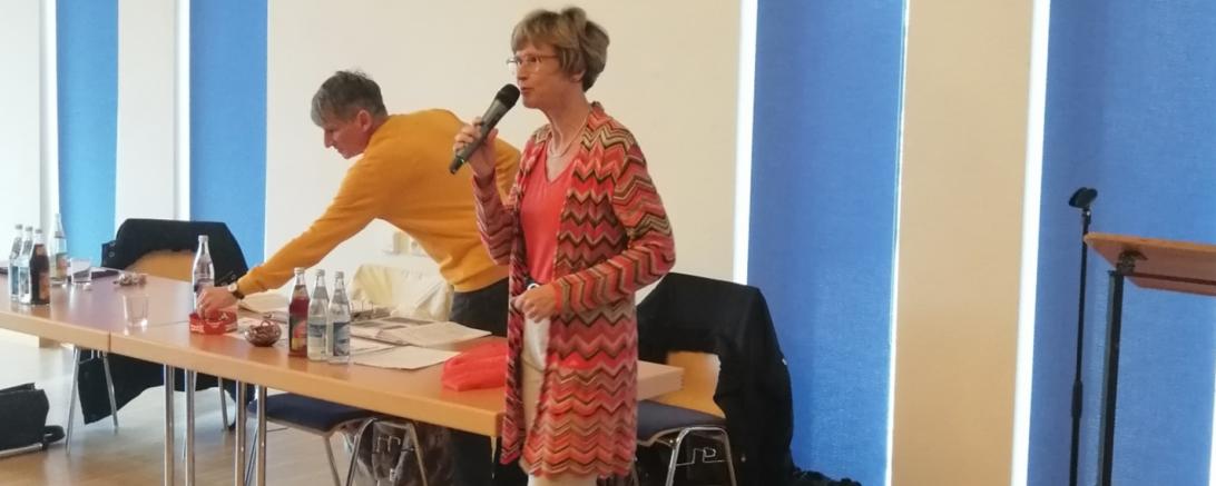 Das Bild zeigt Claudia Rudolf.