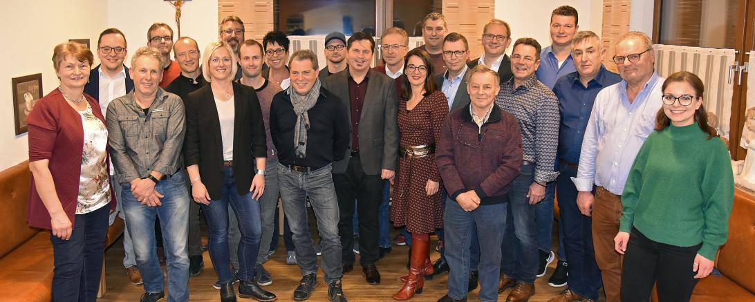 Am 14.01.2020 fand um 19.30 Uhr die mit über 90 Teilnehmern sehr gut besuchte Nominierungsveranstaltung der PWG/Freie Wähler im Gasthof Eisenwinter statt. Die Versammlung wurde durch Herrn Thomas Fischer souverän geleitet und durchgeführt.