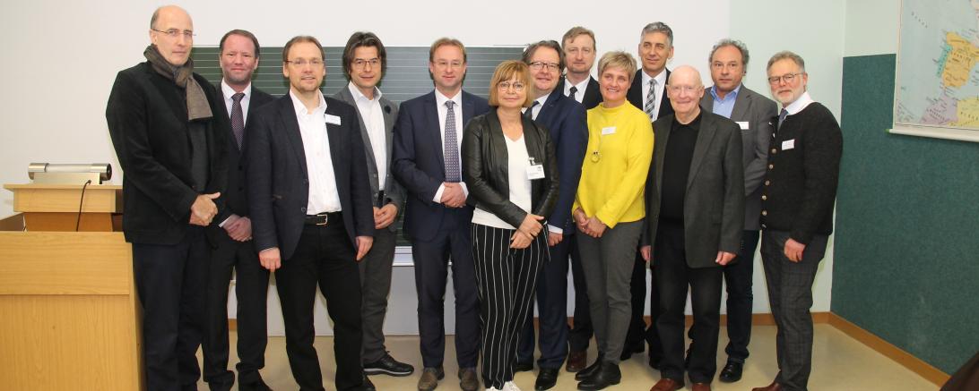 Das Bild zeigt die Jahrestagung der LEV und DBW an der Privaten Wirtschaftsschule Donauwörth.