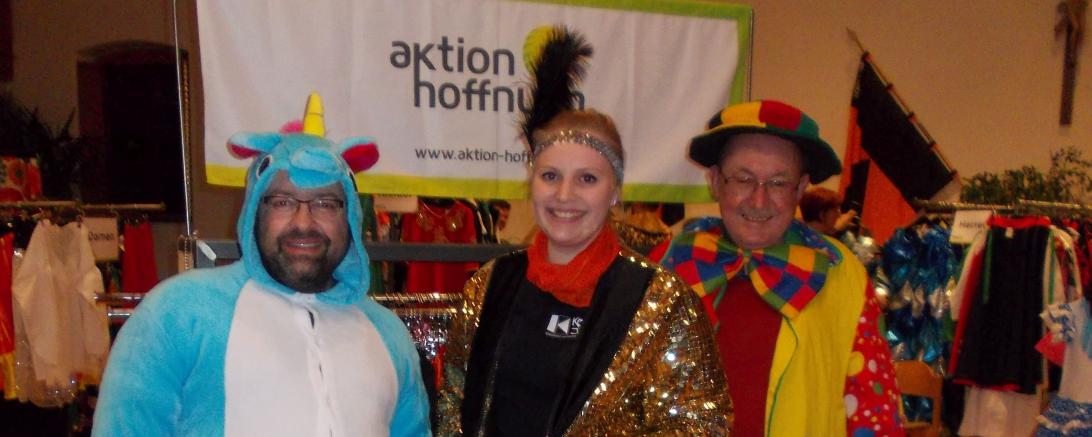 Menschen in Faschingskostümen