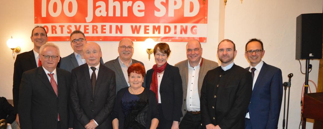 Das Bild zeigt das 100-jährige Jubiläum der SPD Wemding.