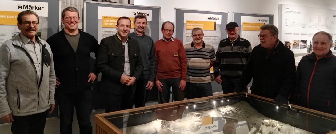 Das Bild zeigt Bernd Spielberger mit einigen CSU Ortsverband Mitgliedern und Gönnern sowie Herrn Frank in der Mitte, der die Führung leitete.