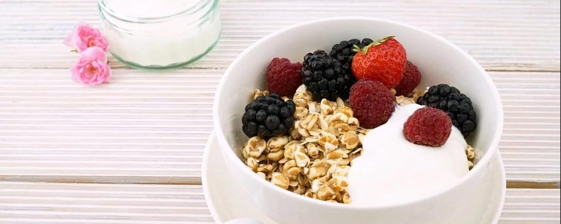 Das Bild zeigt ein Müsli.