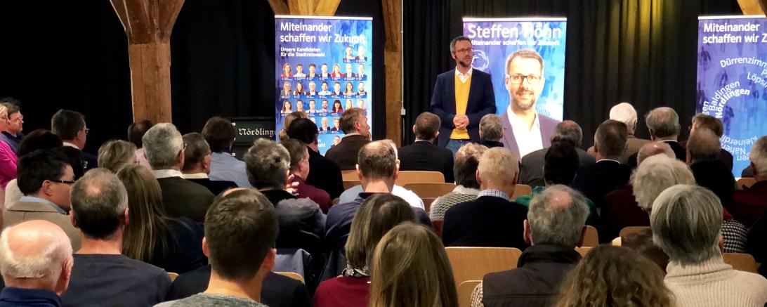 OB-Kandidat Steffen Höhn präsentierte im Schrannensaal sein Programm. 