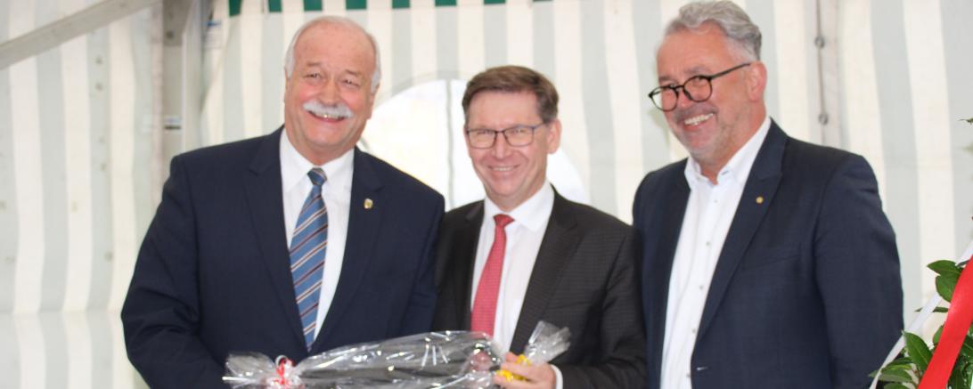 Hermann Faul, Stefan Rößle und Frank Stürzl mit Schlüssel