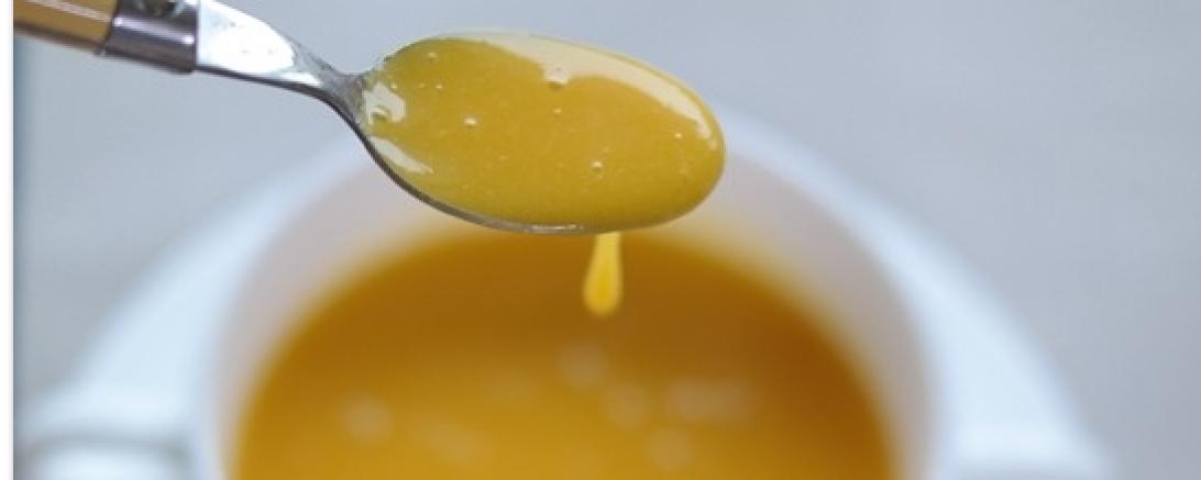 Das Bild zeigt eine Kürbissuppe.