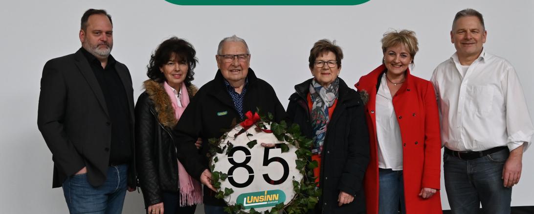 Geschäftsführer Gunnar Bregler, Personalmanagerin Marianne Höß, Leonhard und Sofie Unsinn, Geschäftsleitung Rosa und Josef Unsinn