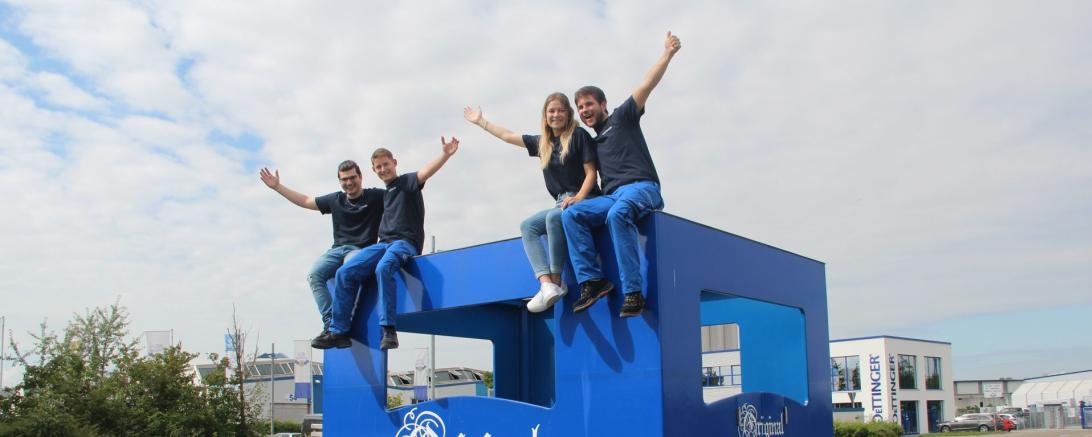 Die OeTTINGER Gruppe ist nicht nur einer der größten Brauer Deutschlands, sondern mit über 1.000 Beschäftigten auch ein bedeutender Arbeitgeber und äußert attraktiver Ausbilder für junge Mitarbeiterinnen und Mitarbeiter.