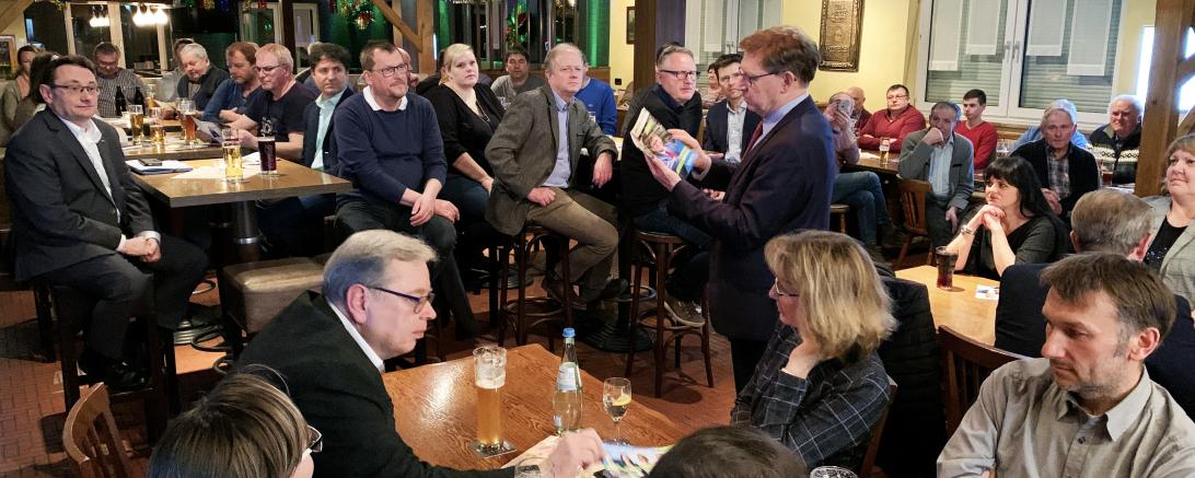 Voller Saal im Tanzzentrum in Pfäfflingen. 