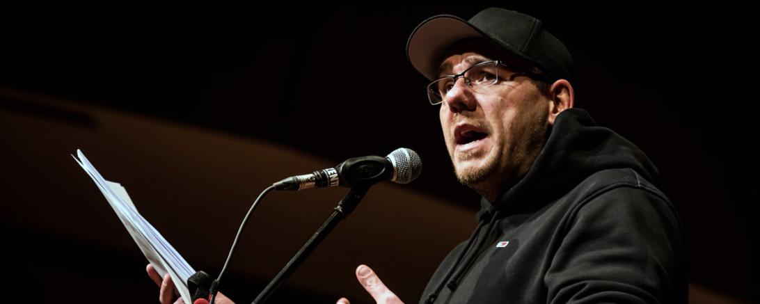 Jens Hoffmann mit Mikrofon