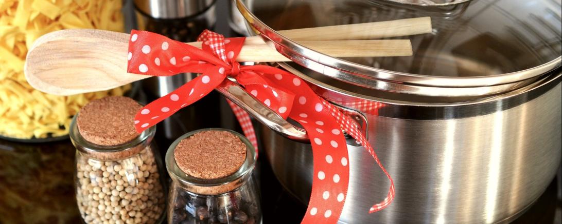 Topf_Kochlöffel_Gewürze