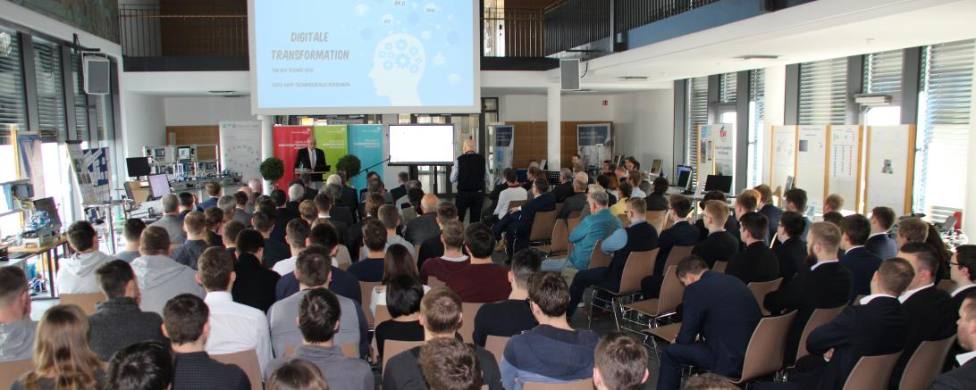 Gäste bei Festakt in der Fritz-Hopf-Technikerschule Nördlingen